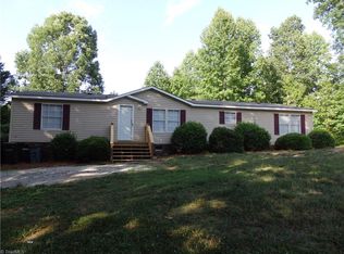 2732 Eagle Point Dr, Trinity, NC 27370