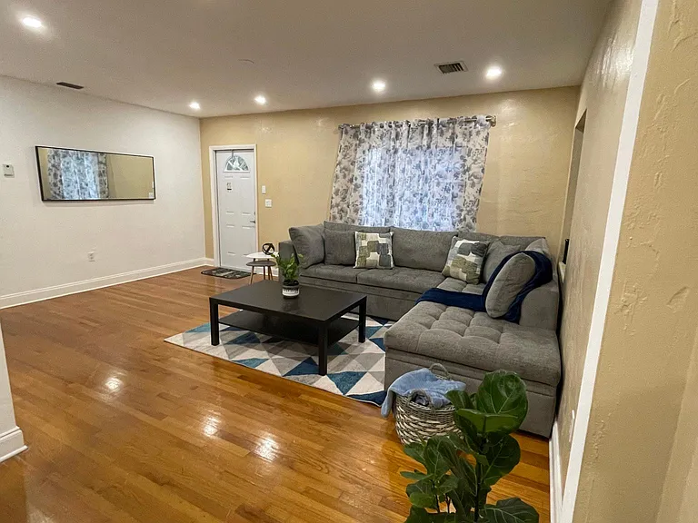 155 SW 33rd Ave — Photo 18
