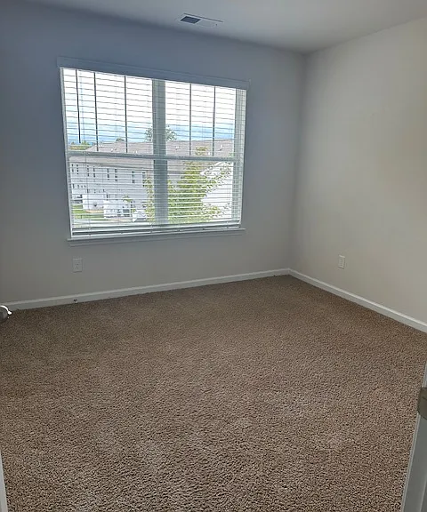 103 Gregory Ct — Photo 8