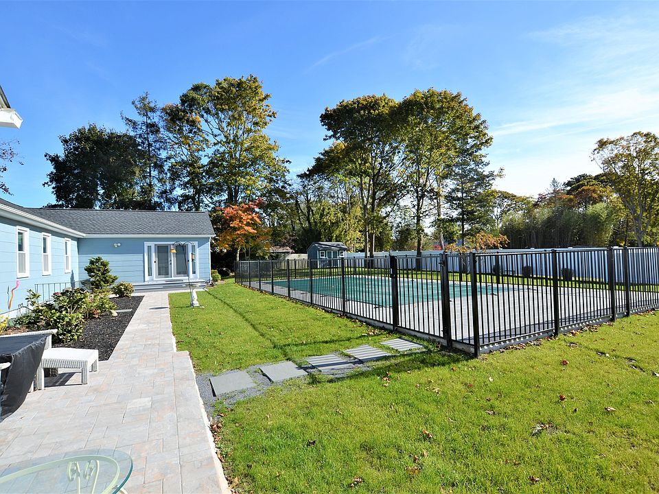 13 Argonne Rd W, Hampton Bays, NY 11946 Zillow