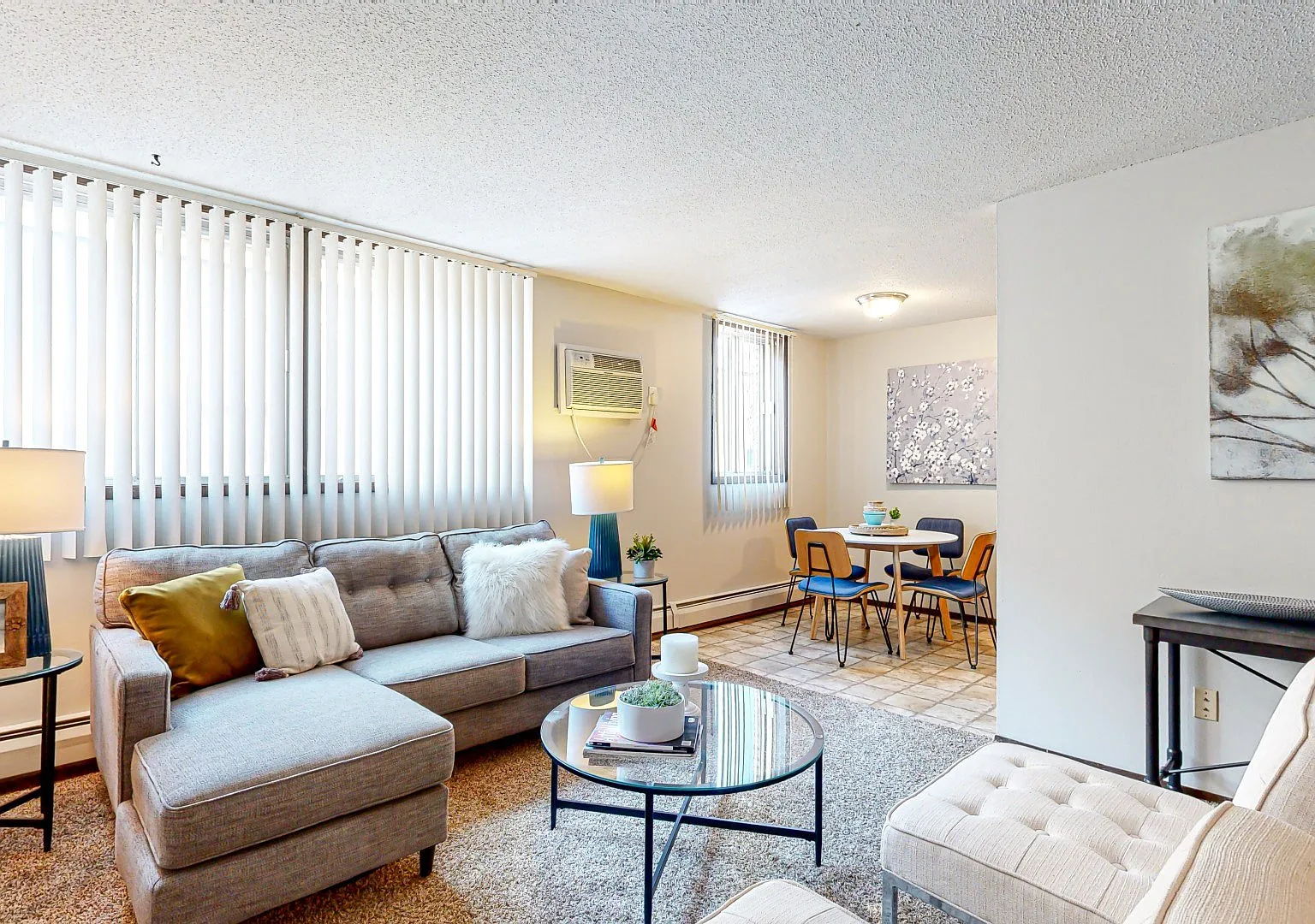 624 Huron Apartments — Photo 1