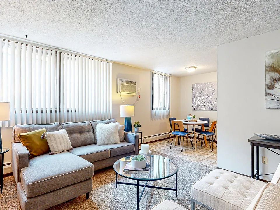 624 Huron Apartments