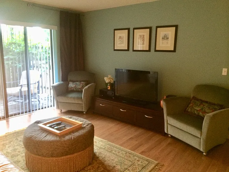 3402 Gardens East Dr #9 — Photo 6