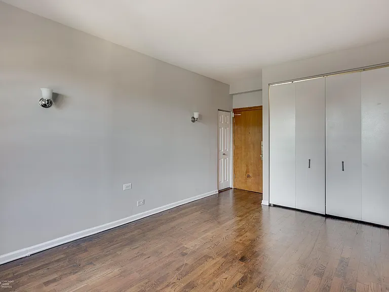 7301 N. Sheridan — Photo 8