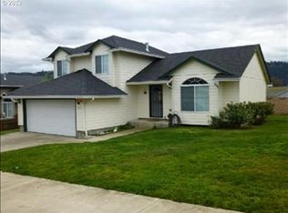 197 NE Rose Ridge Dr, Winston, OR 97496