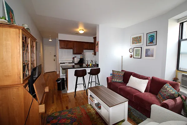 Rented by Compass | media 7