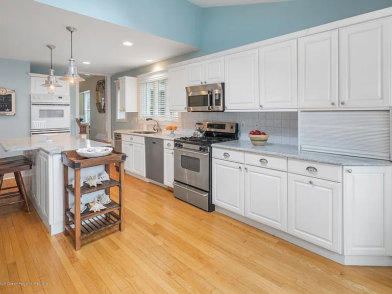 408 Tuttle Ave — Photo 17