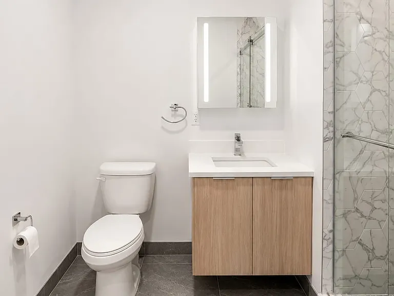 26 Freeway Dr E #213 — Photo 6