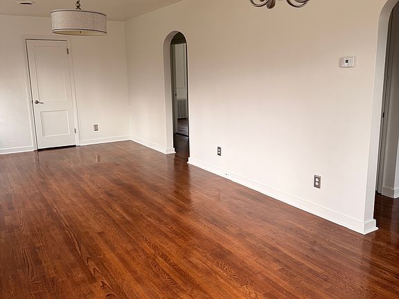 4th image of 110 Northmont St