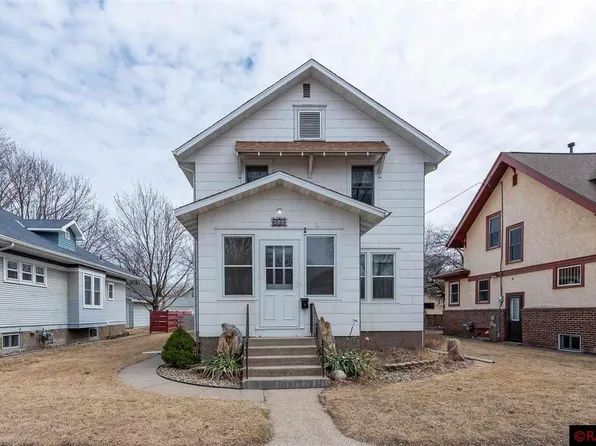 622 Wall St, North Mankato, MN 56003