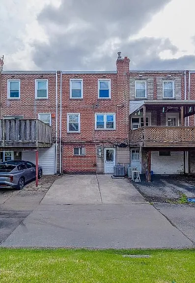 1075 Brookwood Ln — Photo 18