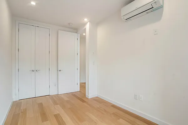Rented by Bond New York | media 8