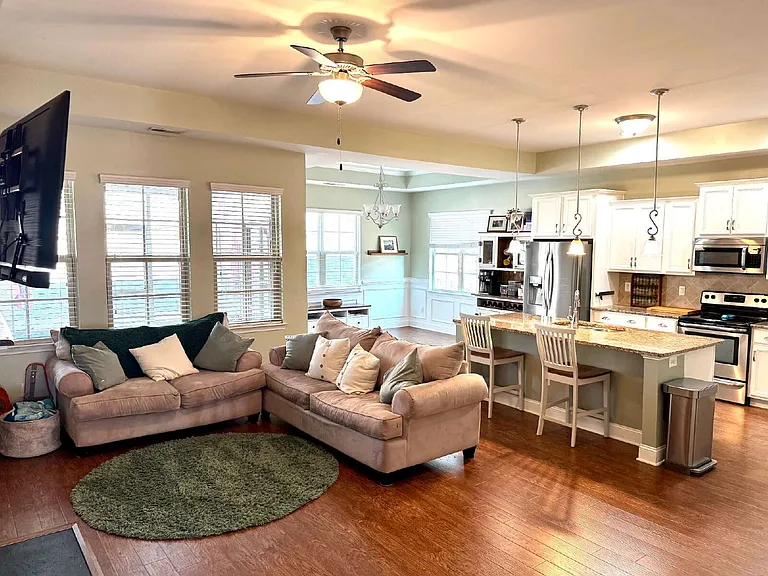 59 Cherry Hill Dr — Photo 16