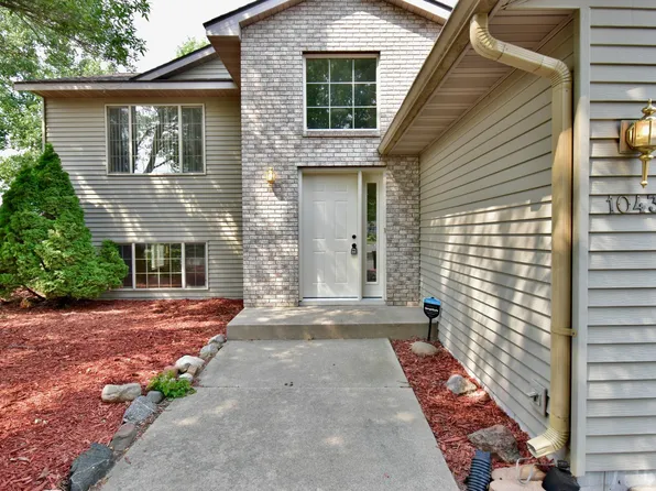 1043 Lawrence Cir, Sartell, MN 56377