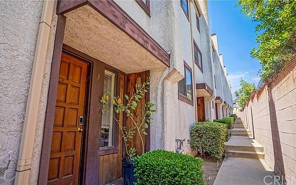 2nd image of 2809 Montrose Ave APT 3