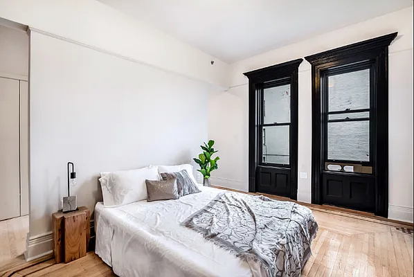 Rented by Compass | media 24