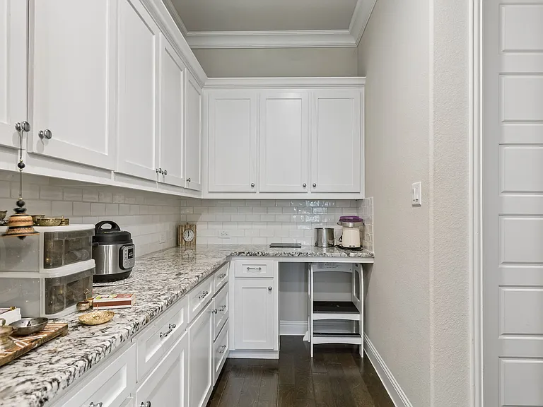3028 Dustywood Dr — Photo 7