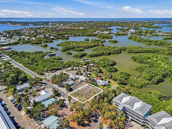 5th image of 3rd St Lot 1