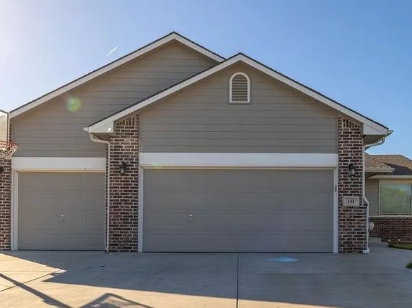 141 S Stoneridge St, Valley Center, KS 67147