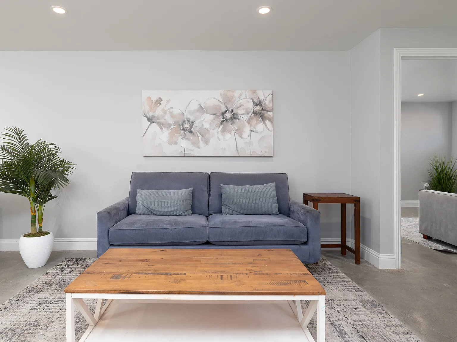 4 bed, 1250 sqft, $4,990 — Photo 3