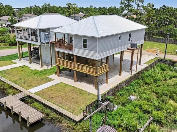 5049 Georgia St, Bay Saint Louis, MS 39520