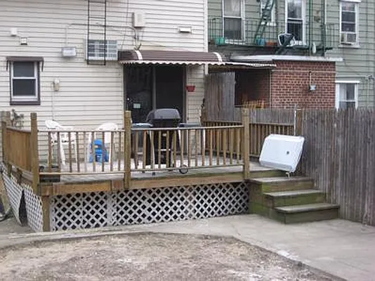 Rented by Francis Castoria LREB | media 10