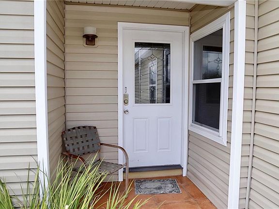 3rd image of 1586 Bonview Ave
