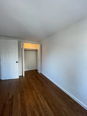 Rented by New York Realty Minimax Inc | media 22