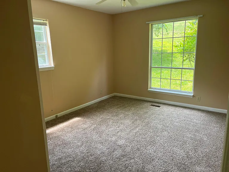 1806 E Mansfield Dr — Photo 13