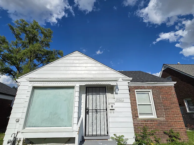 18412 Ferguson St — Photo 4