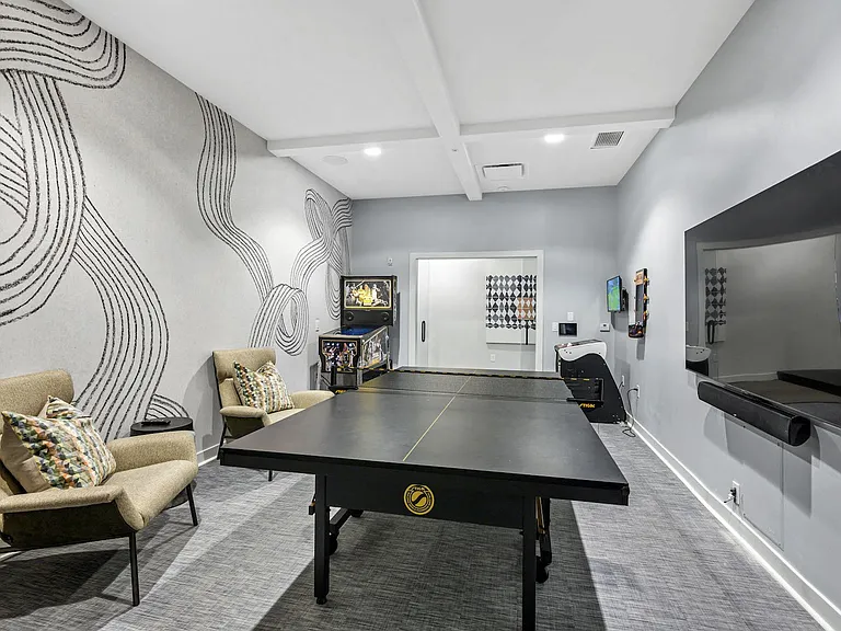 Liberty Center Apartments — Photo 36