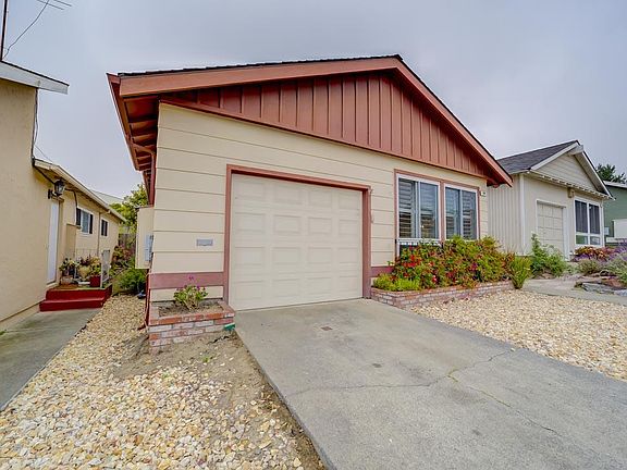 2nd image of 160 Plymouth Cir