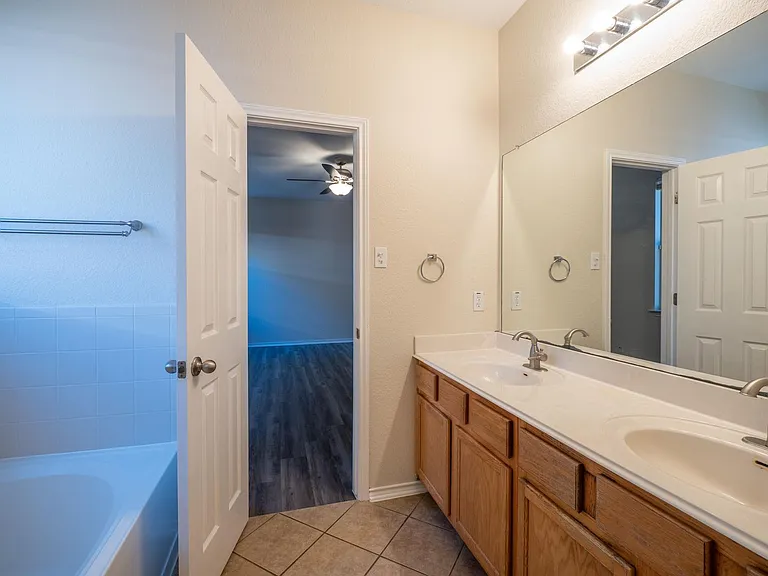 1710 Lomita Dr — Photo 11