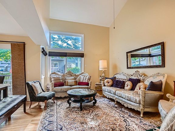 3rd image of 1046 Kingston Ct