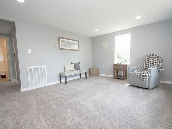 5th image of 1206 Sylvan St