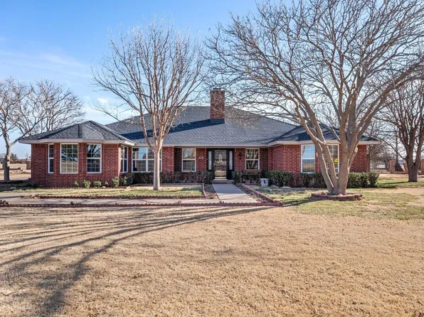 412 E Ellis St, Levelland, TX 79336