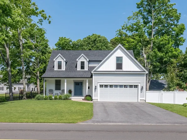 62 Grove Street, Clinton, CT 06413