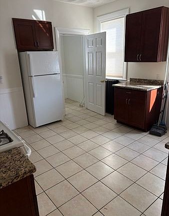 5th image of 15 Nichols Ave #1