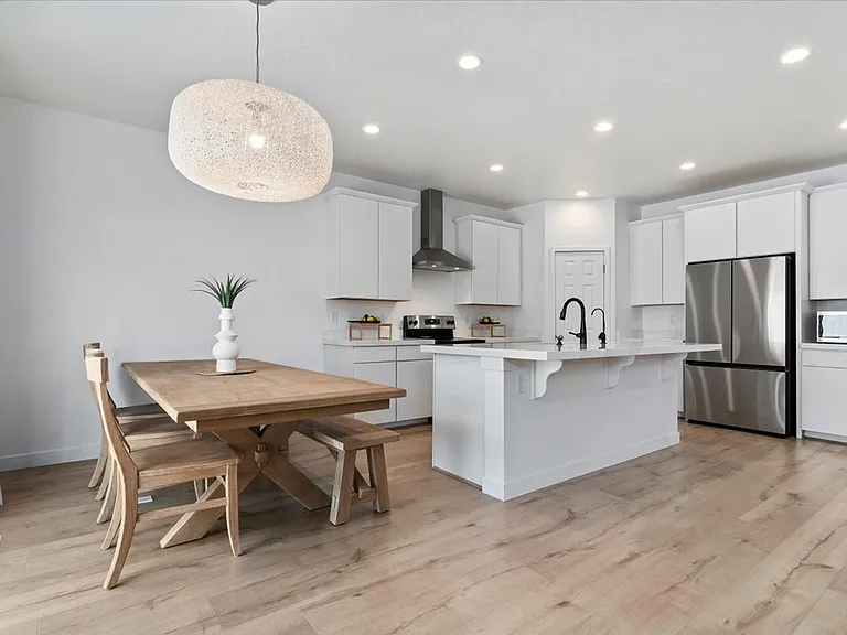 2869 S Drake Ave — Photo 5