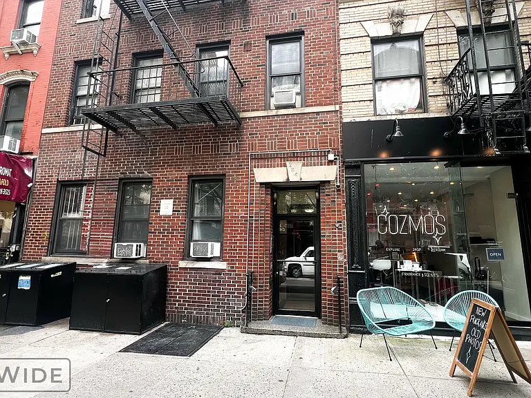 284 E 10th St #4B — Photo 6