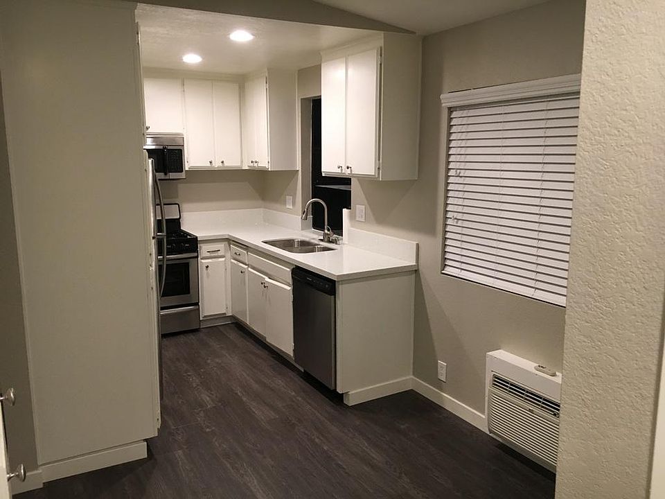 1st image of 4510 34th St Unit 6