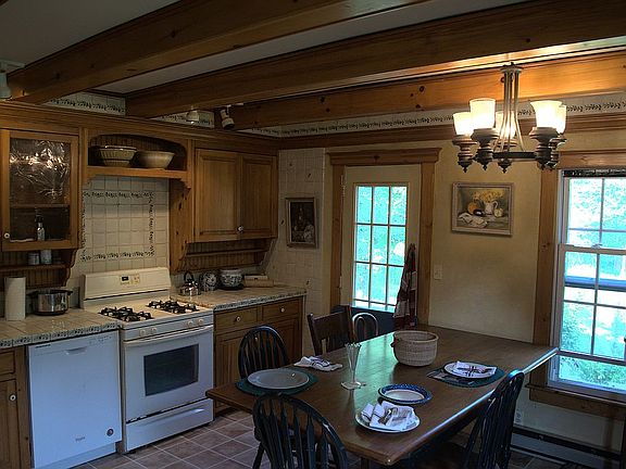 Colonial Kitchen