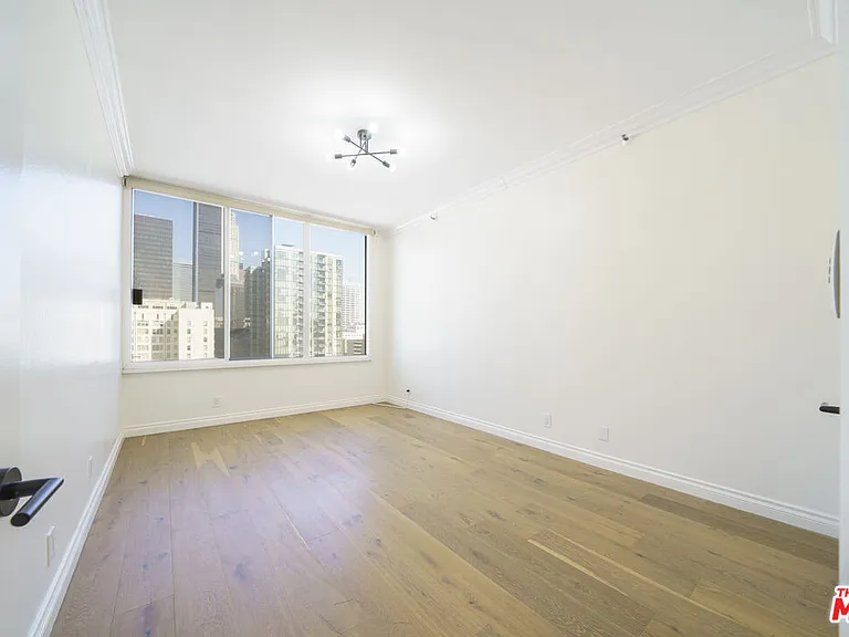 600 W 9th St #1502 — Photo 9