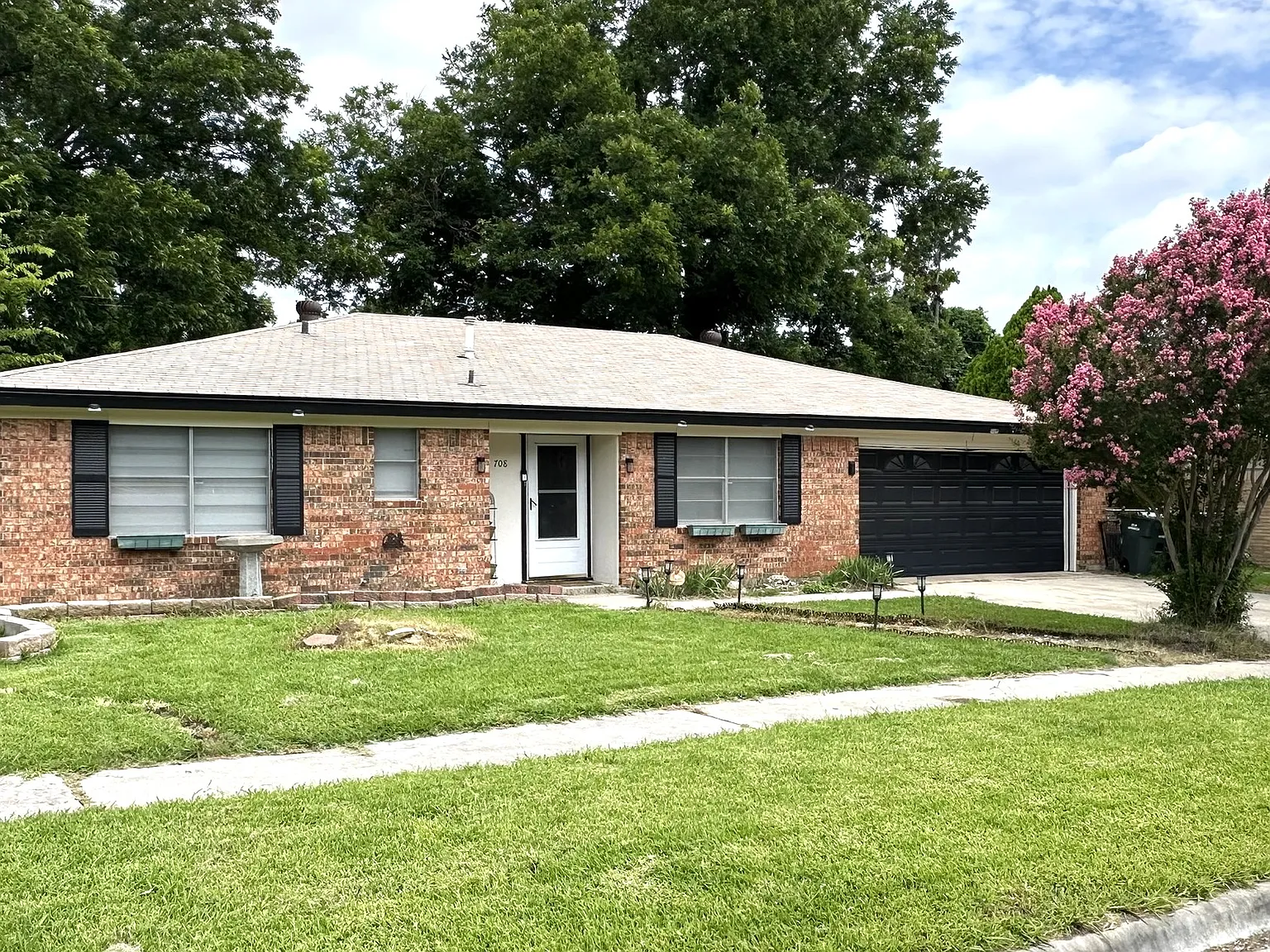 3 bed, 1618 sqft, $1,495 — Photo 2
