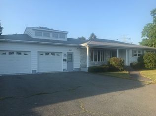 464 Hooper St, Tiverton, RI 02878