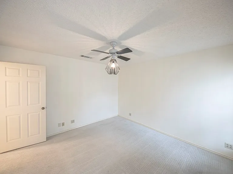 4007 Crestridge Dr — Photo 33