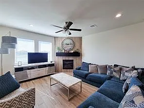 4123 Highland Cliff Ln — Photo 8