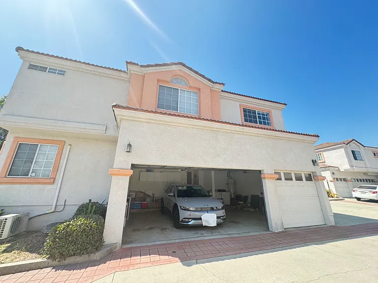 439 S Alhambra Ave — Photo 1