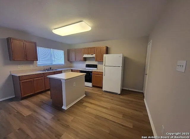 754 Pinafore St — Photo 6