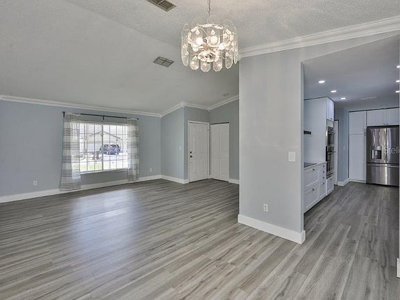 3rd image of 11216 Fiddlewood Dr